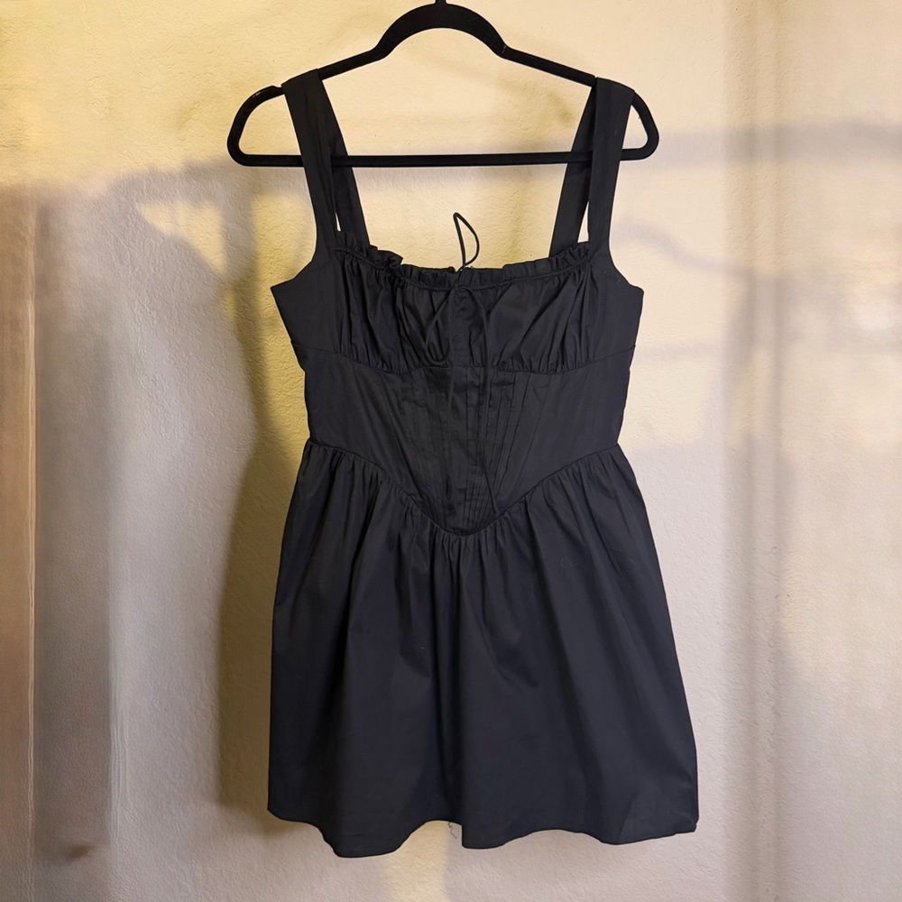 Black Sleeveless Dress